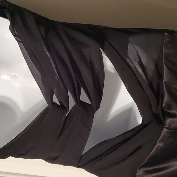 Let's Fashion Evening Grown - Picture 8 of 13